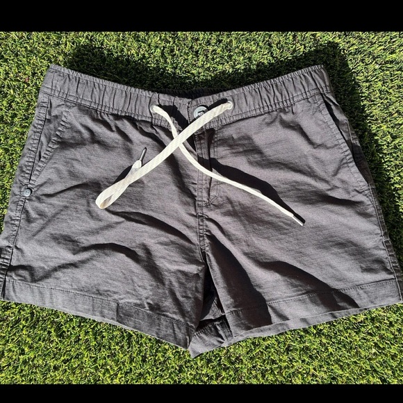 Vuori Shorts - Picture 1 of 4